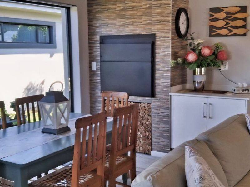 2 bedroomed secure home in a lifestyle estate in Diaz Beach - Photo 8