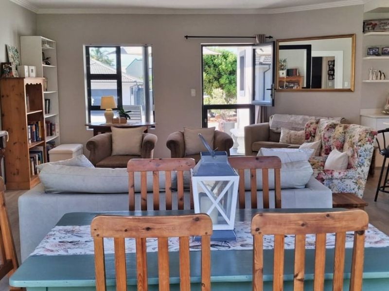 2 bedroomed secure home in a lifestyle estate in Diaz Beach - Photo 7