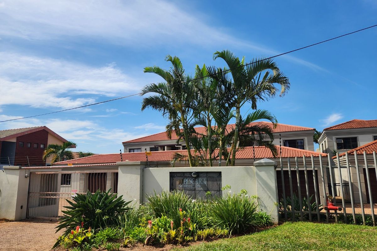 Lovely Ground Floor apartment with private garden - Photo 3