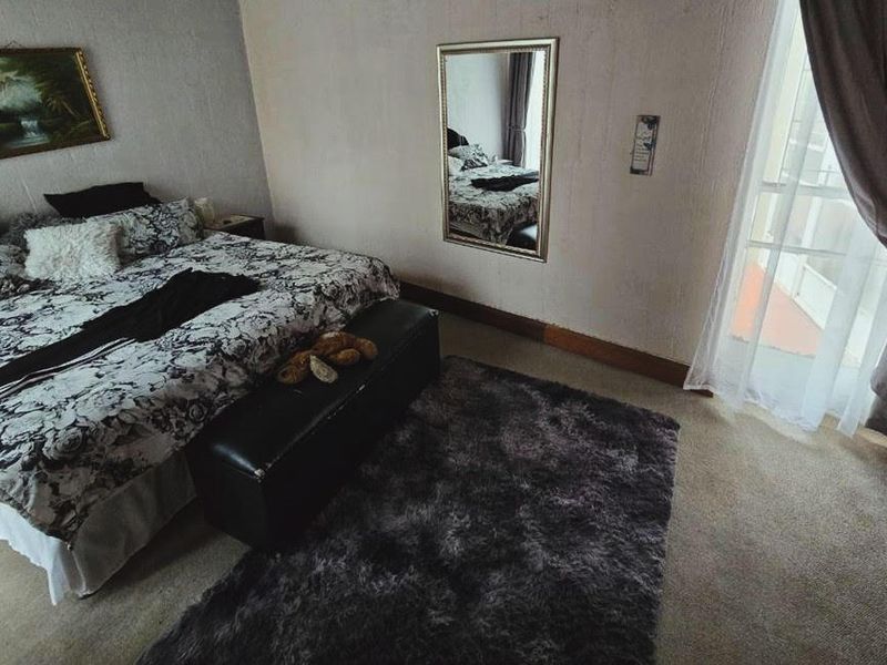 Spacious Family Home with Excellent Features - Photo 7