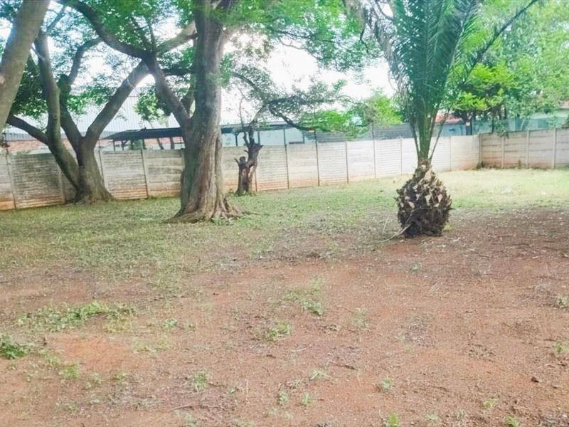 Spacious Property with Multiple Bedrooms - Photo 5