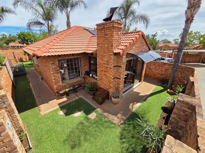 Secure Complex Living With Private Garden - Photo 5