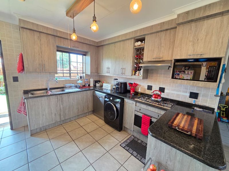 Secure Complex Living With Private Garden - Photo 3