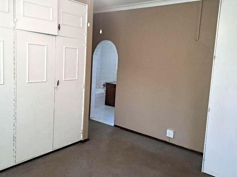 Elegant Family Home with Pool - Photo 5