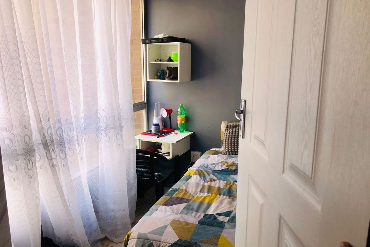 3 Bedrooms, 1 Bathroom Sharing Accommodation To Let In Durban Central, Durban  - Photo 4