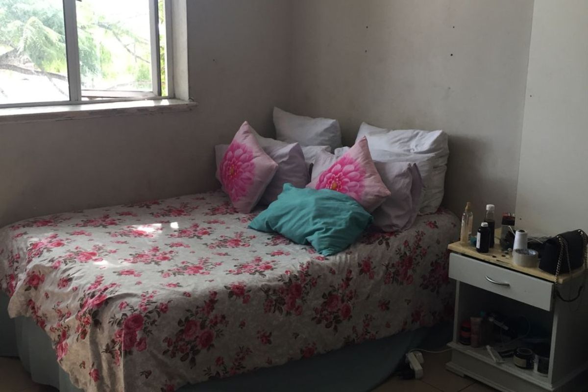 4 Bedrooms, 1 Bathroom Apartment For Sale In Umbilo, Durban - Photo 5