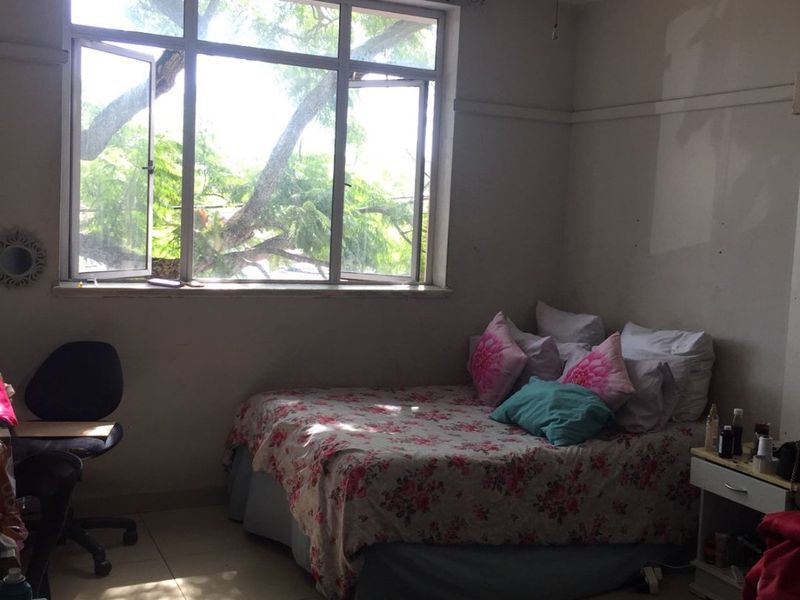 4 Bedrooms, 1 Bathroom Apartment For Sale In Umbilo, Durban - Photo 4