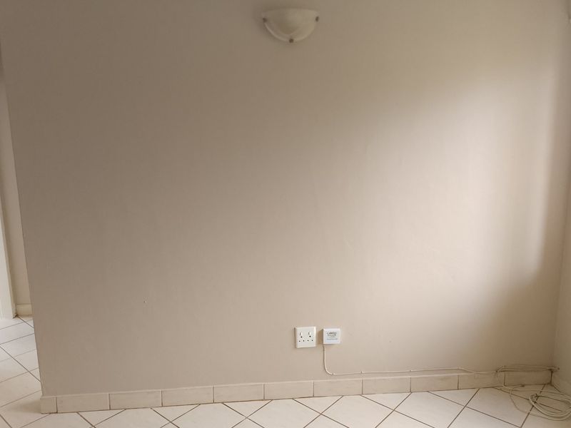 Modern 2 Bedroom Townhouse Apartments for Sale in Protea Glen – Secure Complex Living - Photo 10