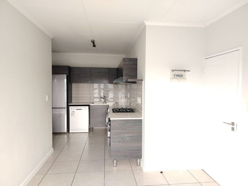 Neat 1 Bedroom Apartment to rent in Olivedale, Randburg  - Photo 7