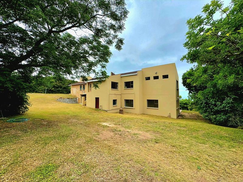 Coastal Smallholding with Ocean Views – 9.9ha on the Edge of Seaview - Photo 2