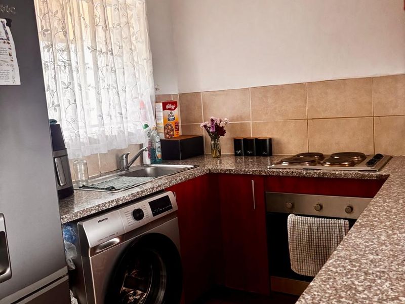 2 Bedroom Apartment in Morgenhof Golf Estate - Photo 5