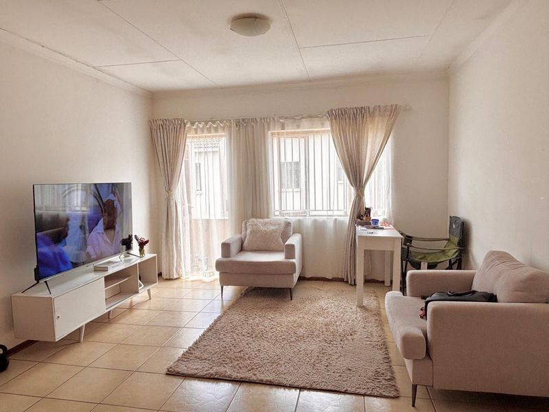 2 Bedroom Apartment in Morgenhof Golf Estate - Photo 8
