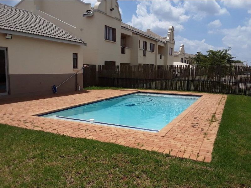 2 Bedroom Apartment in Morgenhof Golf Estate - Photo 2