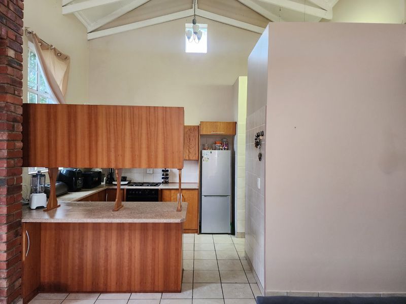 3 BEDROOM TOWNHOUSE IN LA HOFF - Photo 7