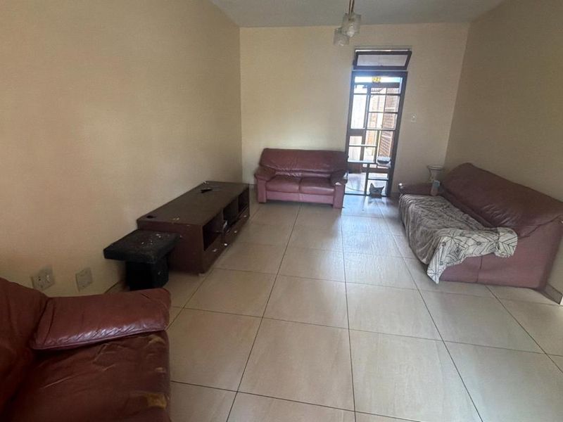 3 Bedroom Townhouse for sale in Stilfontein - Photo 4