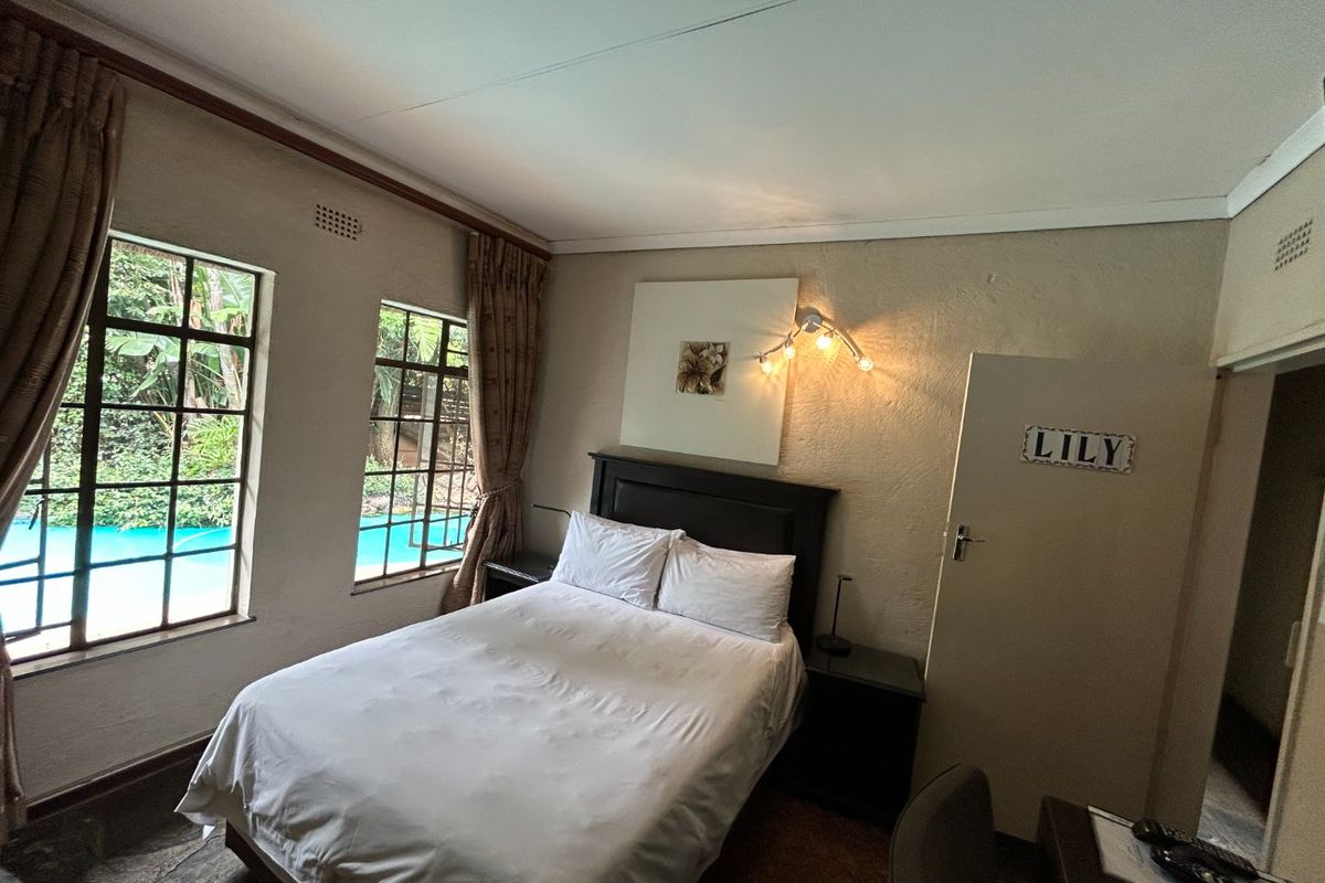 6 Bedroom Guest House For Sale - Photo 4