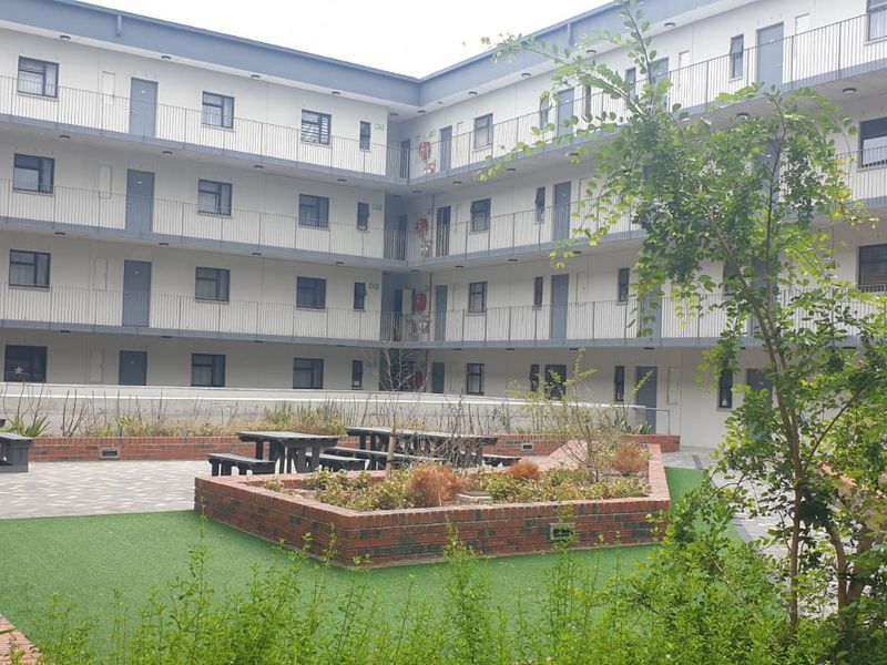 Modern 2-Bedroom Apartment in New Development with Upmarket Finishes - Photo 2