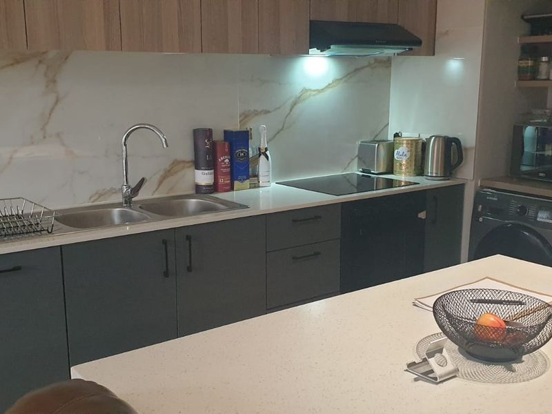 Modern 2-Bedroom Apartment in New Development with Upmarket Finishes - Photo 9