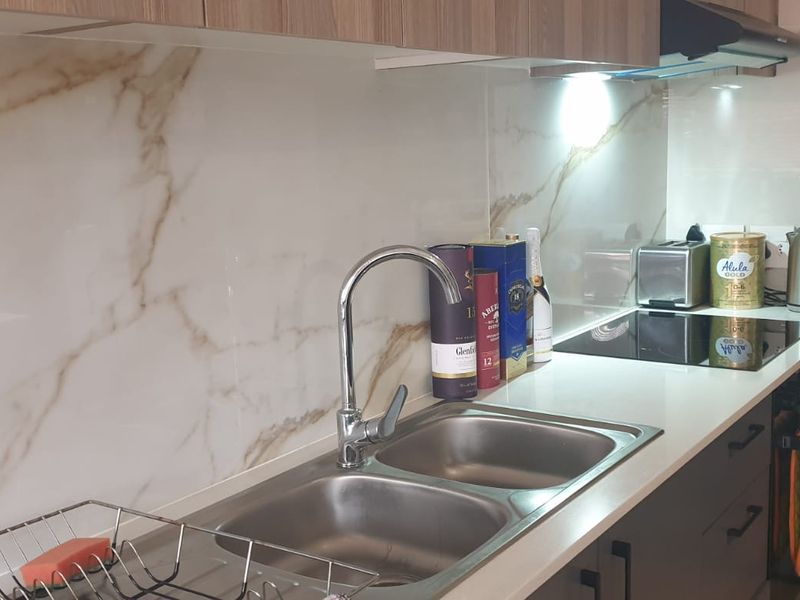 Modern 2-Bedroom Apartment in New Development with Upmarket Finishes - Photo 6