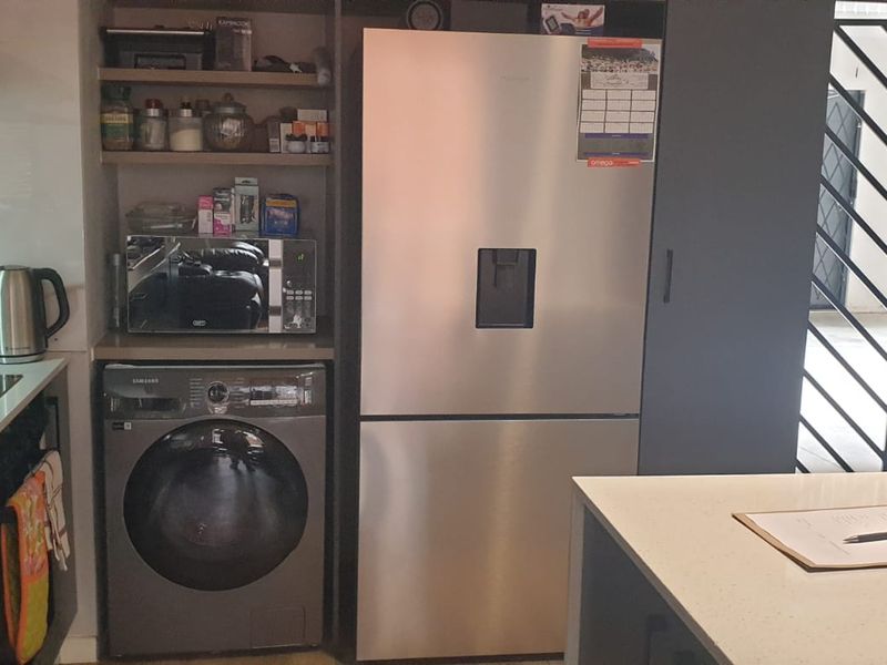 Modern 2-Bedroom Apartment in New Development with Upmarket Finishes - Photo 5