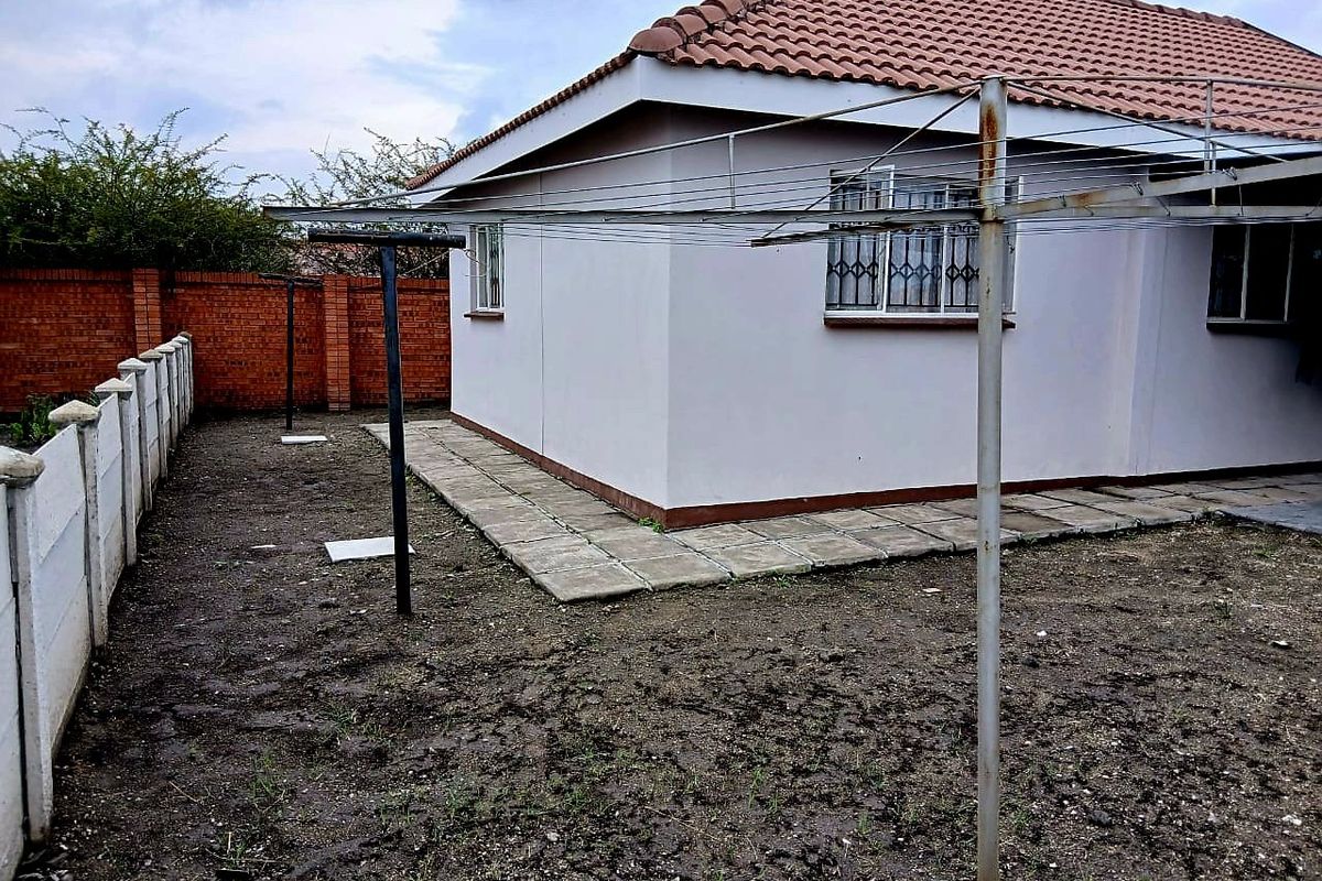 3 Bedroom House with Carport & Water tank for Sale in Freedom Park-Platinum village  - Photo 4