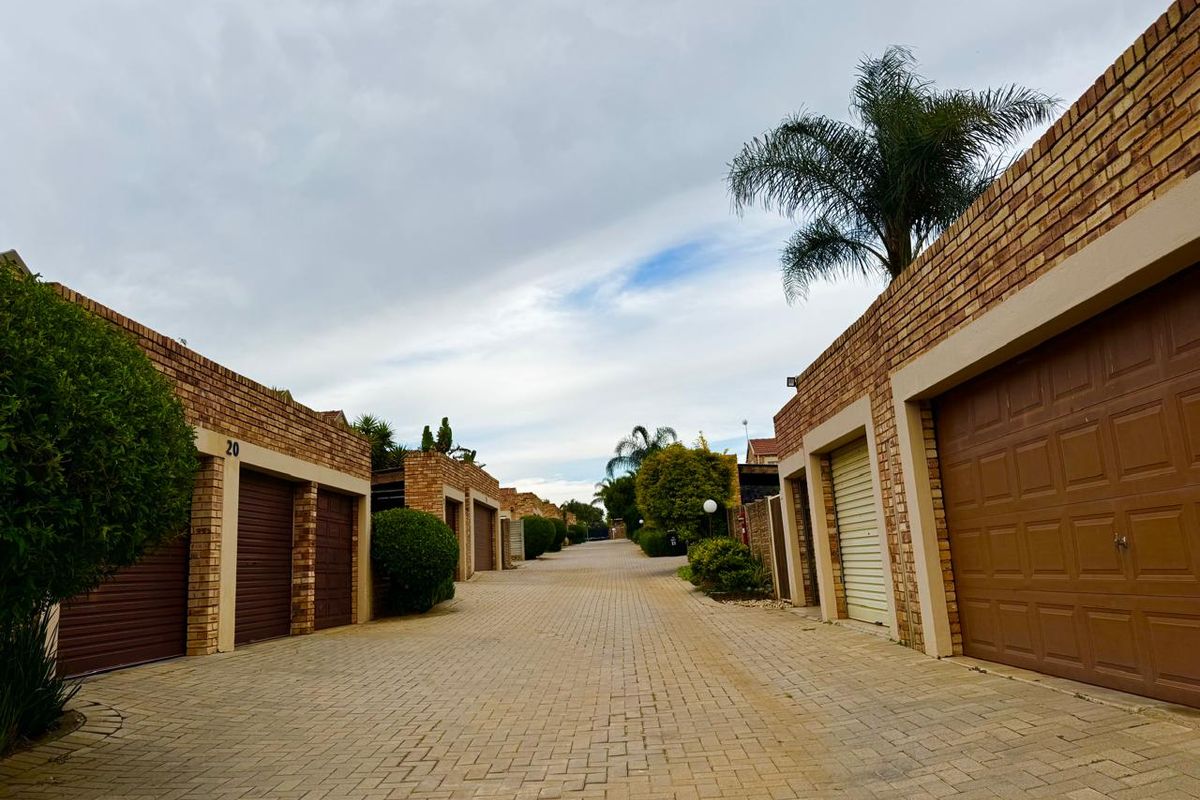 Beautiful 2 bed Town House !! - Photo 4