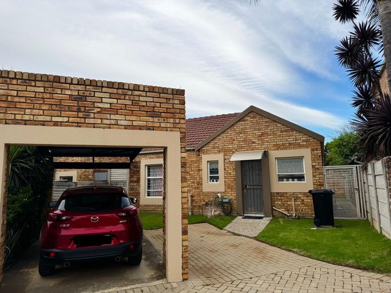 Beautiful 2 bed Town House !! - Photo 2