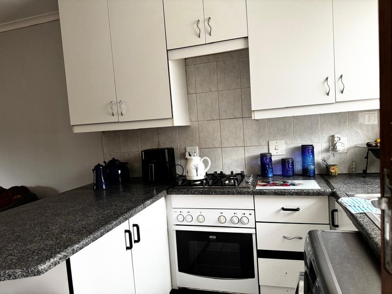 Beautiful 2 bed Town House !! - Photo 9