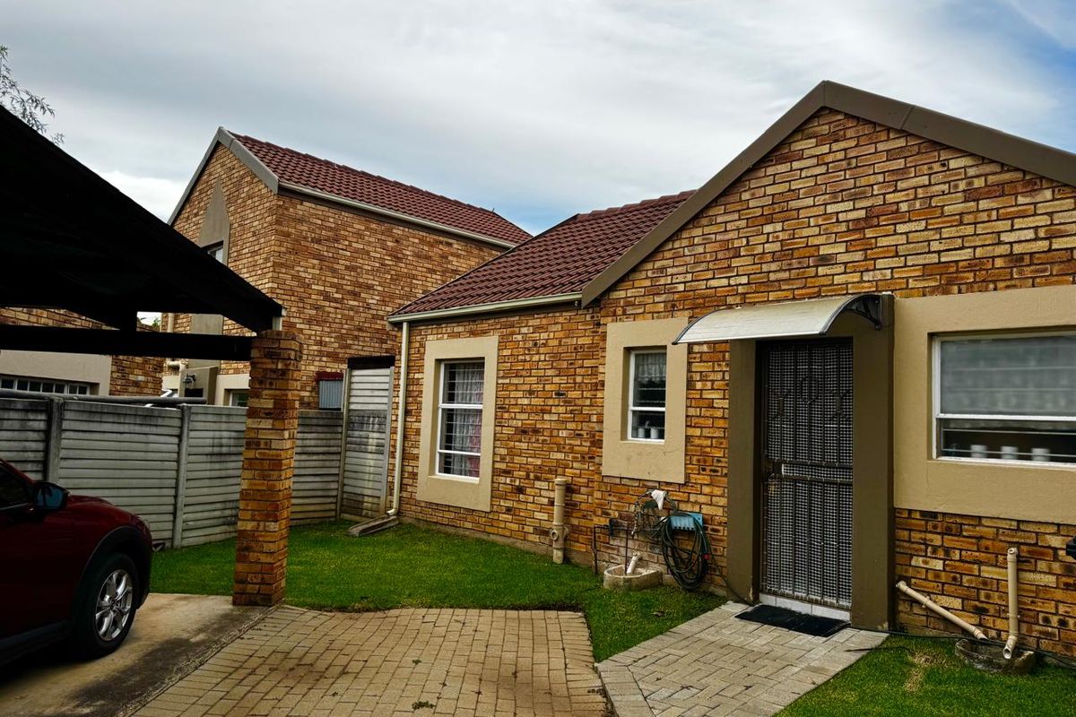 Beautiful 2 bed Town House !! - Photo 3