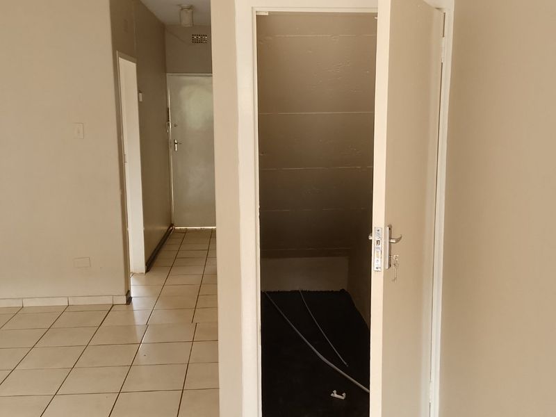 Spacious 2-Bedroom Duplex for Sale in Marwyn Complex – Windsor East, Randburg - Photo 10