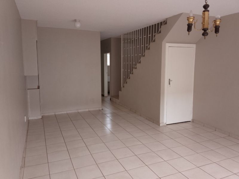 Spacious 2-Bedroom Duplex for Sale in Marwyn Complex – Windsor East, Randburg - Photo 8