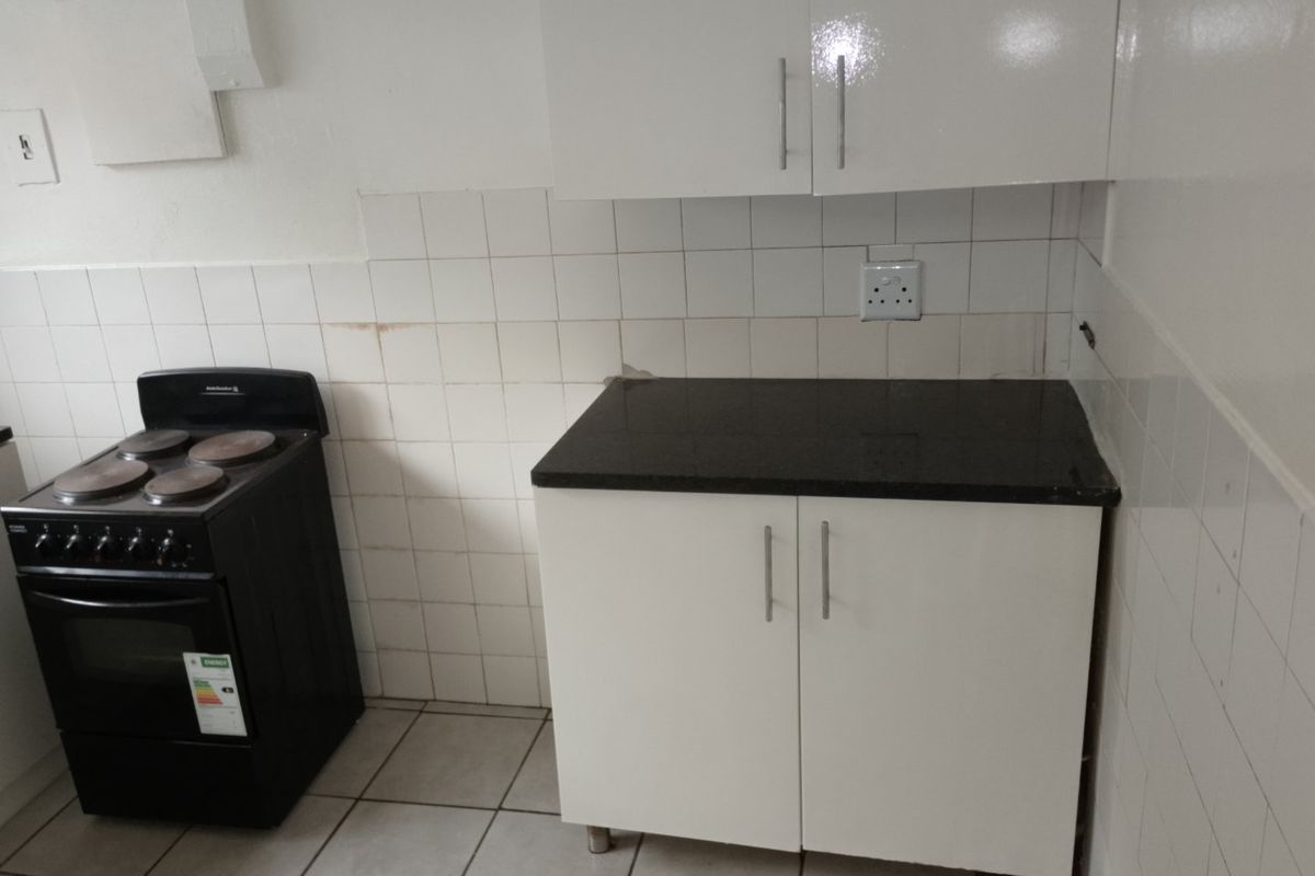 Spacious 2-Bedroom Duplex for Sale in Marwyn Complex – Windsor East, Randburg - Photo 5