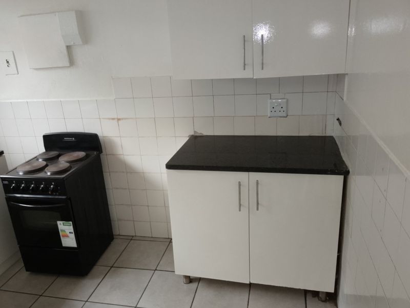 Spacious 2-Bedroom Duplex for Sale in Marwyn Complex – Windsor East, Randburg - Photo 5