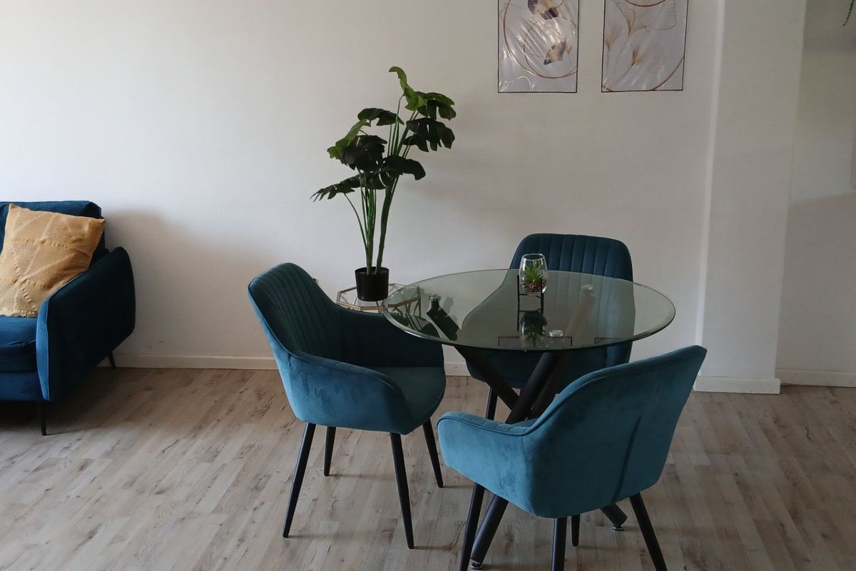 2 Bed Apartment in Clarendon for Sale - Photo 3