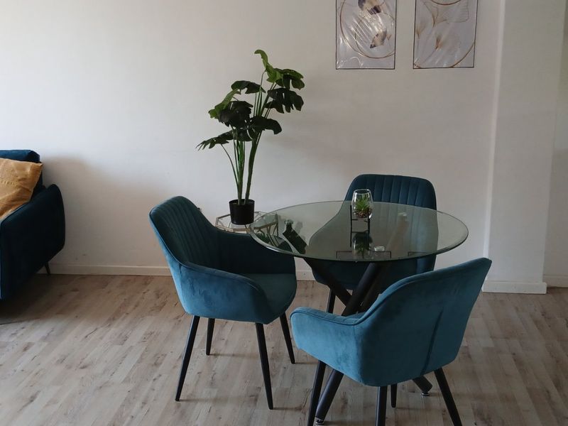 2 Bed Apartment in Clarendon for Sale - Photo 3