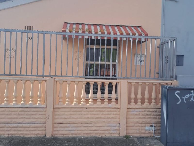 2 Bedroom house for Sale in Portlands  - Photo 4