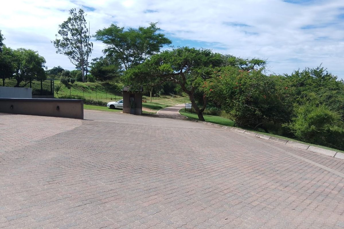 Large 13 758 m2 Stand Available in the Prestigious Wild Fig Country Estate - Photo 3