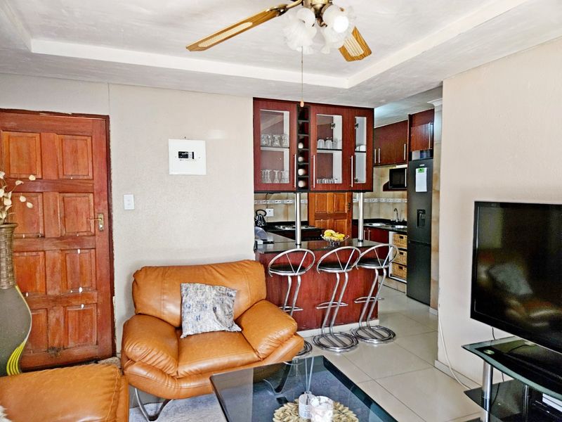 Stunning 3-Bedroom Family Home – A Beautiful Home for the Whole Family - Photo 5