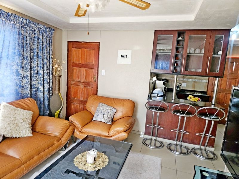 Stunning 3-Bedroom Family Home – A Beautiful Home for the Whole Family - Photo 4