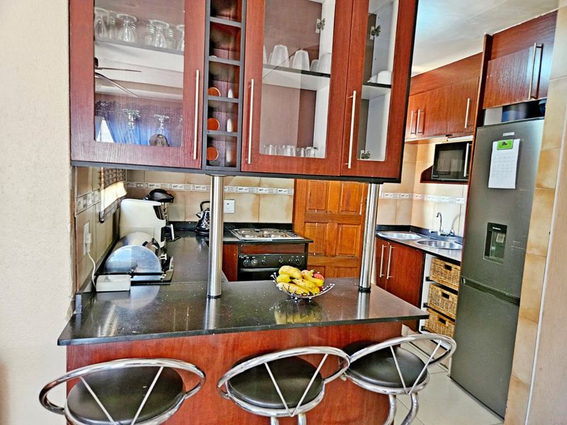 Stunning 3-Bedroom Family Home – A Beautiful Home for the Whole Family - Photo 6