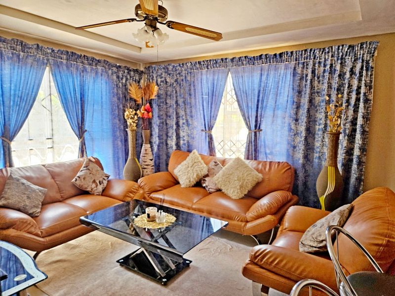 Stunning 3-Bedroom Family Home – A Beautiful Home for the Whole Family - Photo 2