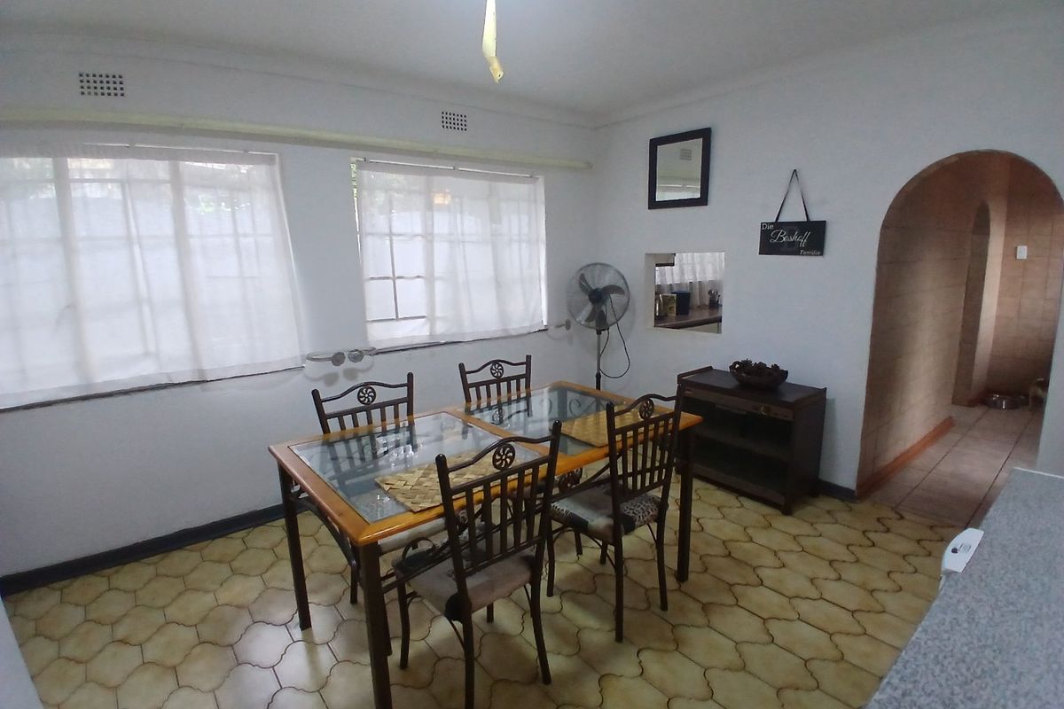 Spacious 3 bedroom 1 bathroom Family Home - Photo 4