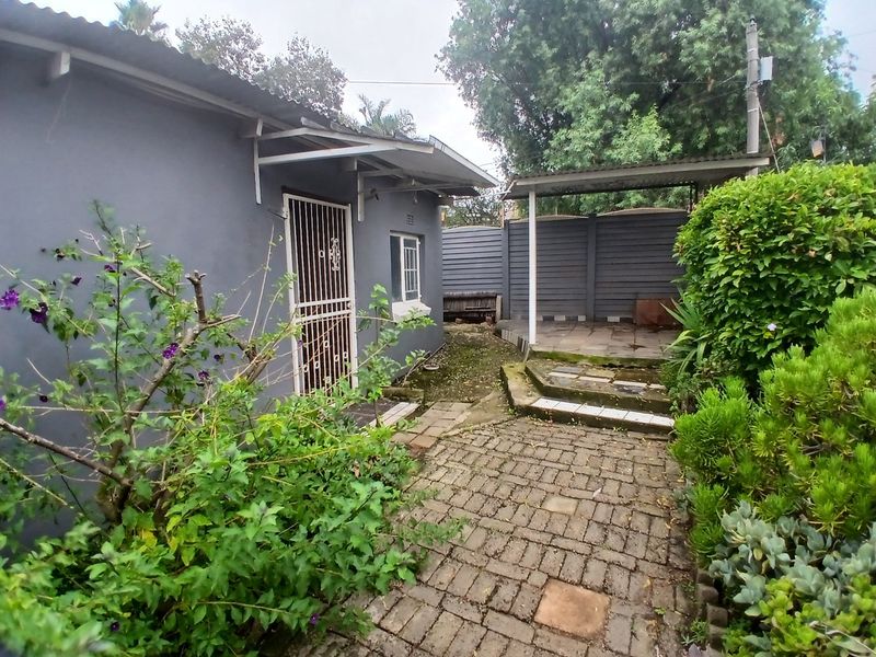 Spacious 3 bedroom 1 bathroom Family Home - Photo 8