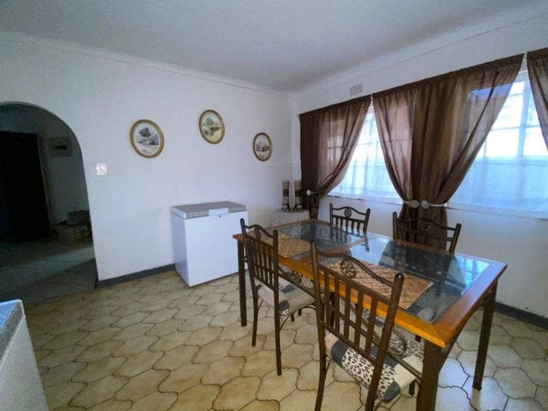 Spacious 3 bedroom 1 bathroom Family Home - Photo 10