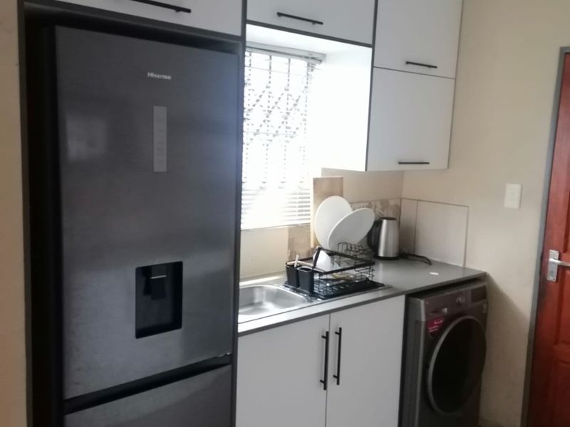 Beautiful Stand-Alone House for Rent – Riverside View - Photo 4