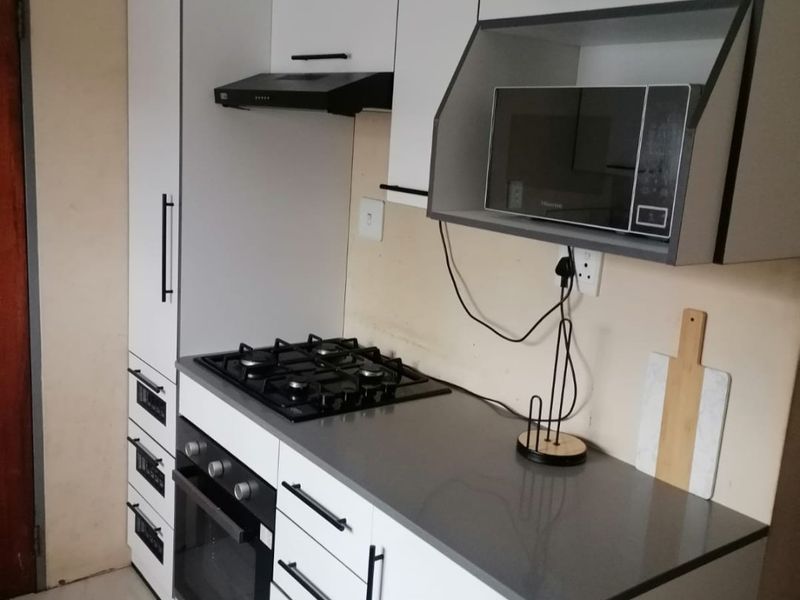 Beautiful Stand-Alone House for Rent – Riverside View - Photo 6