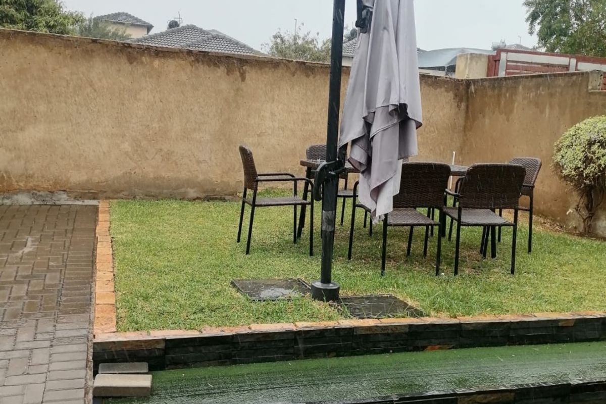 Beautiful Stand-Alone House for Rent – Riverside View - Photo 2