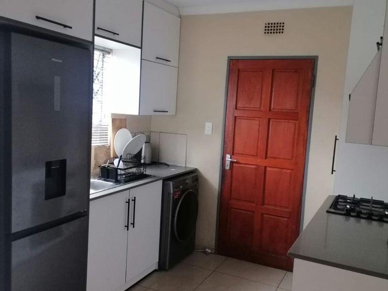 Beautiful Stand-Alone House for Rent – Riverside View - Photo 5