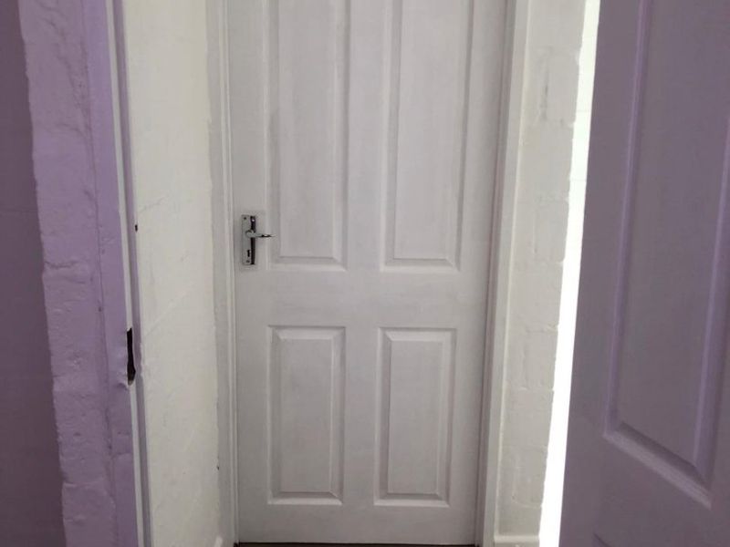 Freshly renovated two bedroom house  - Photo 7