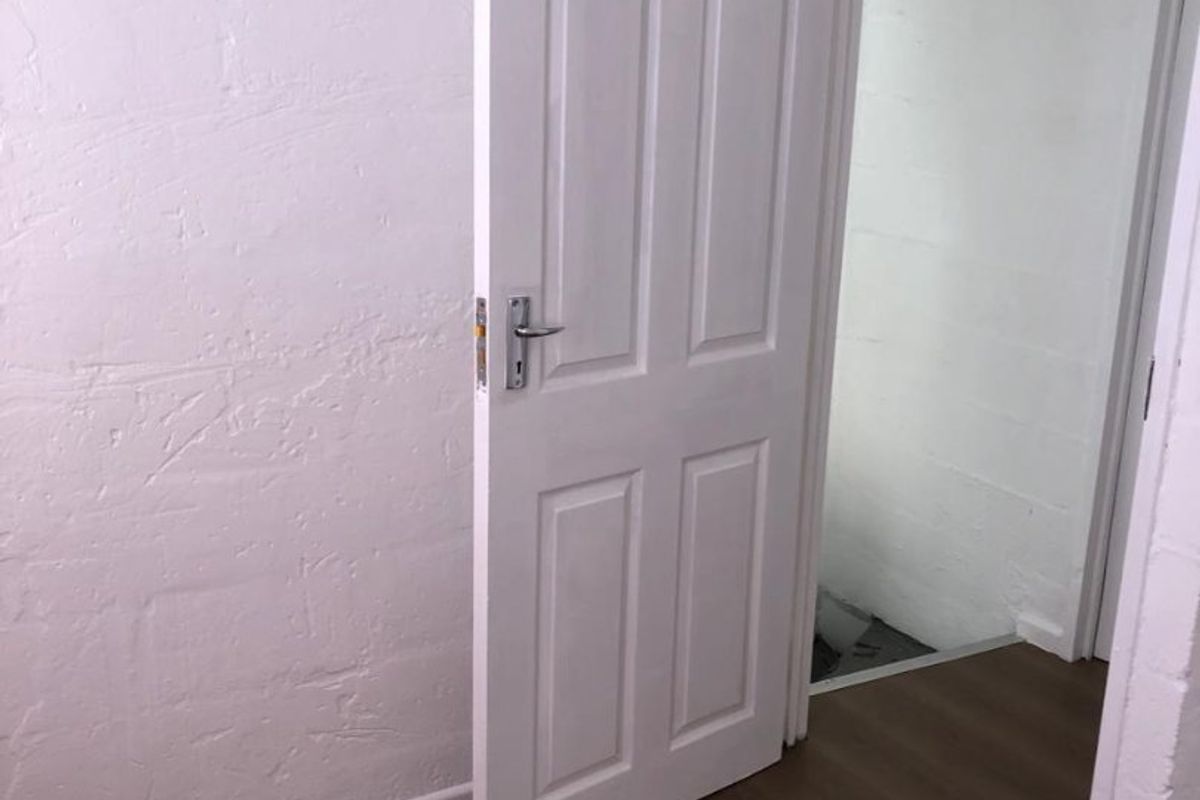 Freshly renovated two bedroom house  - Photo 4